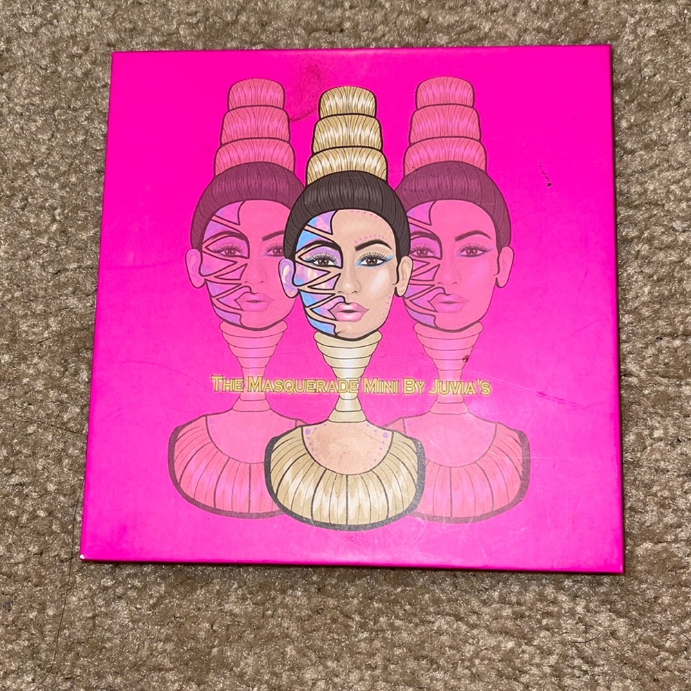 Juvias place mini masquerade palette